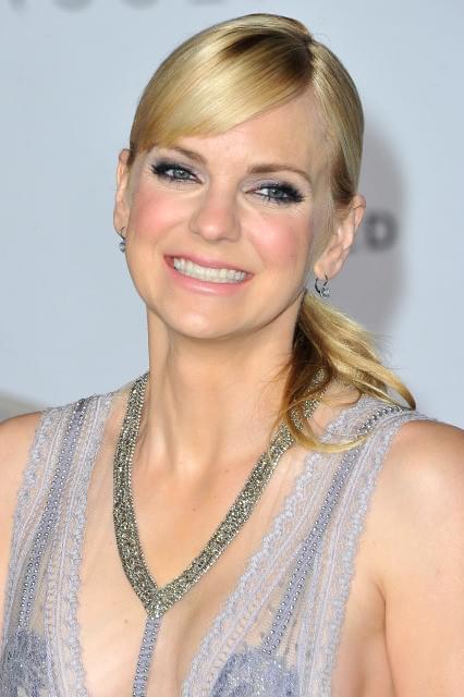 ゴールディ・ホーン主演「潮風のいたずら」、アンナ・ファリス主演でリメイク