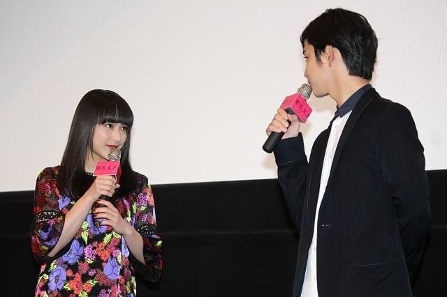 飯豊まりえ、「暗黒女子」公開初日を迎え安どの涙！