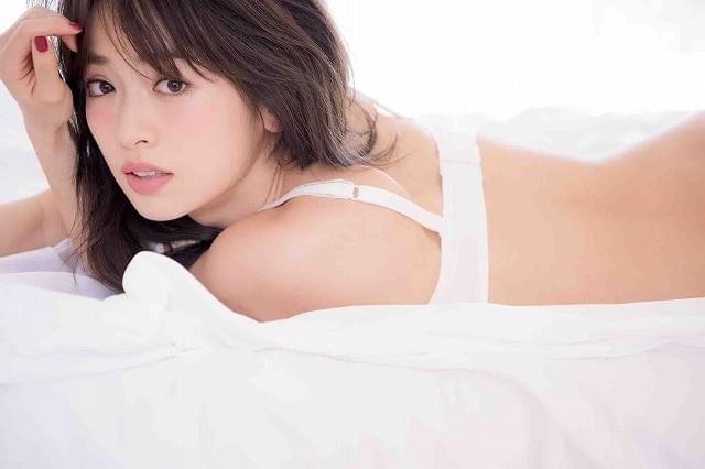 “美ボディ”にクギづけ！ 泉里香ファースト写真集「Rika!」収録カット4点披露