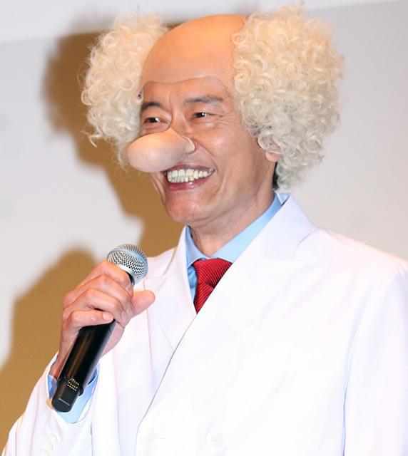 遠藤憲一、お茶の水博士の扮装でイベント初のコスプレ「俳優として大丈夫か？」