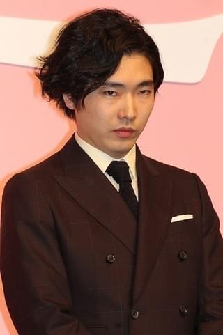 岡田准一に高倉健さんの面影 巨匠・降旗康男監督＆木村大作の称賛に「精進したい」