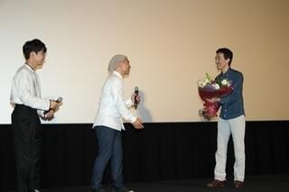 星野源＆花澤香菜、まさかの“乳首ドリル”トークで盛り上がる