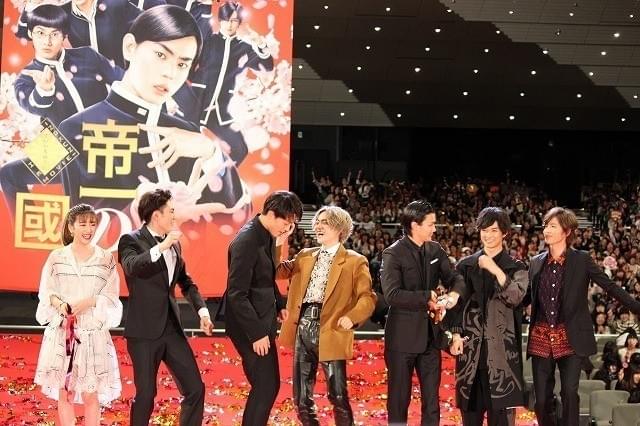 菅田将暉＆野村周平ら「帝一の國」キャストの太鼓演舞にファン4000人熱狂！