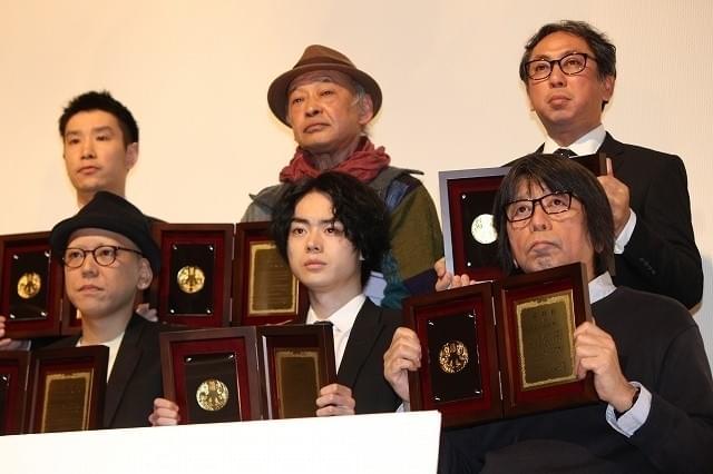 菅田将暉、初の主演男優賞獲得に喜び「学生服を着て賞を取れて嬉しい」