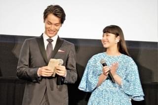 中川大志、平佑奈＆千葉雄大に“国宝級イケメン”とイジられ大照れ