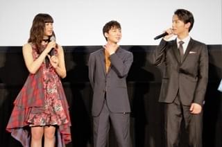 中川大志、平佑奈＆千葉雄大に“国宝級イケメン”とイジられ大照れ