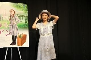 岡田結実＆エラ・バレンタイン“2人のアン”初対面に感激