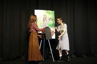 岡田結実＆エラ・バレンタイン“2人のアン”初対面に感激