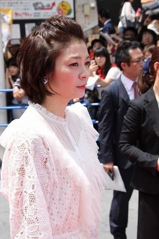 土屋太鳳＆片寄涼太の爽やか笑顔に沖縄・国際通りが熱狂