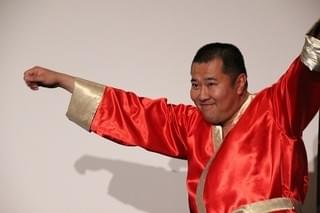 とにかく明るい安村、どん底からの再起描く「ビニー 信じる男」に共感「僕も復活したい」