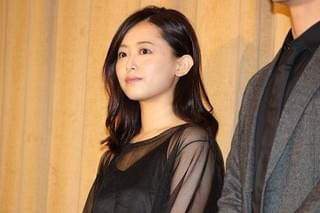 升毅、長編初主演作のパートナー・高橋洋子への愛あふれる短歌を披露！