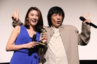 「破裏拳ポリマー」原幹恵、ジャッキー・チェンそっくりさんに関節技決める！