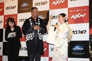 初来日のテイラー・キニー、関根麻里らの日本流おもてなしに大喜び！