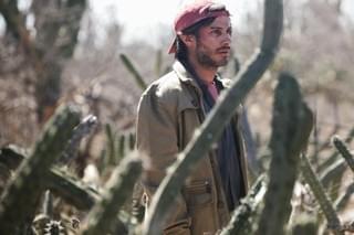 足を止めれば殺される！「ノー・エスケープ」緊迫感MAXの本編映像入手