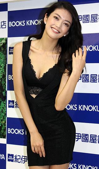 田中道子「清潔感あるセクシー」な初写真集でTバックも披露「初めて自分の殻破った」