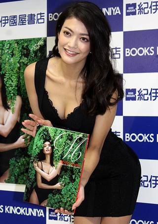 田中道子「清潔感あるセクシー」な初写真集でTバックも披露「初めて自分の殻破った」