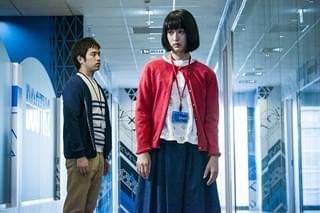 “オタク女子”門脇麦を笑顔にするのは誰？ 「世界は今日から君のもの」場面写真