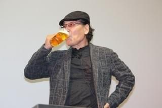 “酒場詩人”吉田類のほろ酔いトーク＆生歌にファン上機嫌！