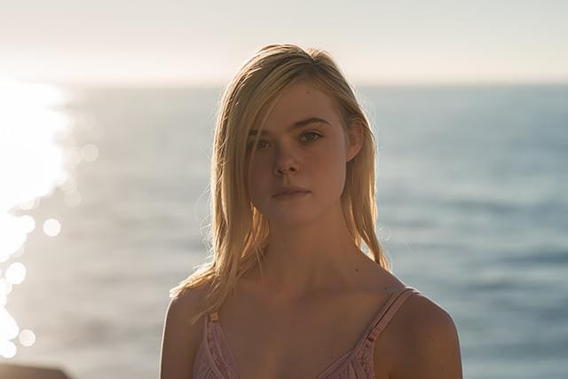 主人公を翻ろうしつつも哀愁も秘める