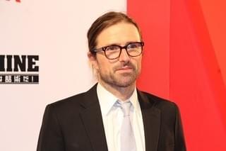 ブラッド・ピット、40分間のファンサービス！日本の熱烈歓迎に「いつも感謝」