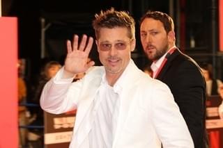 ブラッド・ピット、40分間のファンサービス！日本の熱烈歓迎に「いつも感謝」