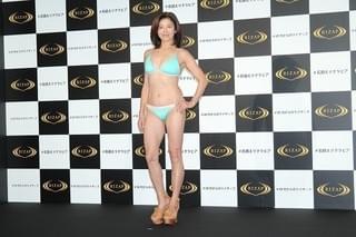 石田えりウエストー14.5センチで23年ぶり水着姿 美ボディ武器に恋は「体ごと！」