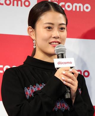 ブルゾンちえみ、綾野剛の妹で堤真一に恋されるドコモ新CM「ブレイクして…良かった」