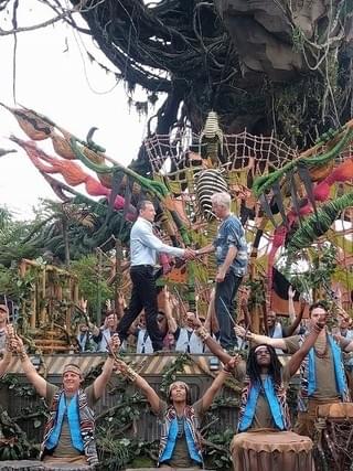 米「アバター」テーマランド開園、ジェームズ・キャメロン監督＆キャストが祝福