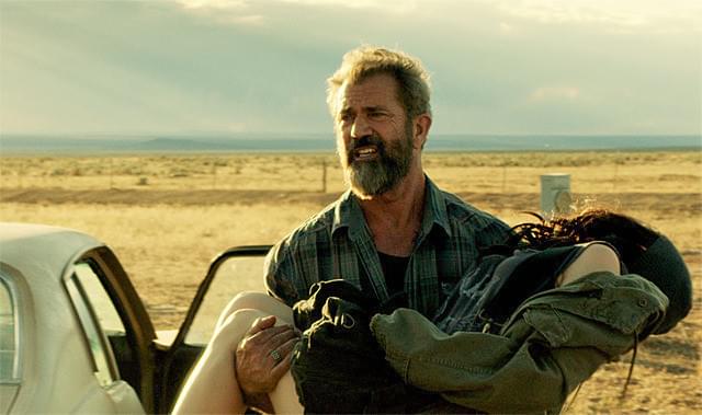 無骨な父親を演じる