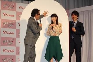 吉田鋼太郎が桐谷美玲に壁ドン＆キス寸前！斎藤工ニヤニヤ