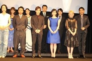 岩田剛典＆山田孝之ら「シネマファイターズ」の舵をとったHIROをサプライズで祝福！