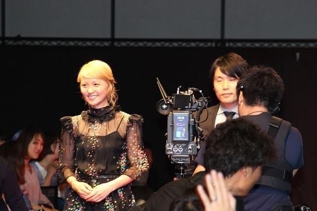 岩田剛典＆山田孝之ら「シネマファイターズ」の舵をとったHIROをサプライズで祝福！