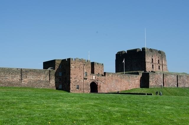 いまにも円卓の騎士たちが駆け出してきそう！