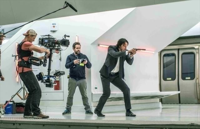 スタントなしで激しいアクションに果敢に挑戦