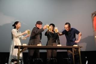“酒場詩人”吉田類、銀幕デビュー作公開初日も…やっぱり飲む！祝い酒でほろ酔い