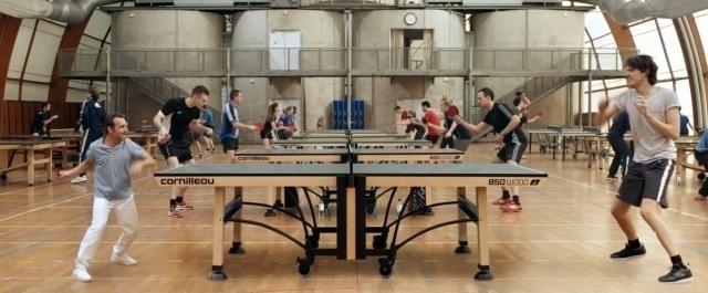 CGを駆使して182センチから136センチに