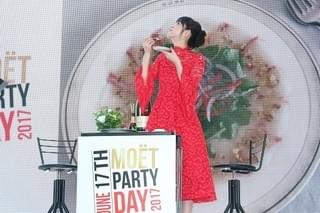佐々木希、イベント試食コーナーでまさかの本気食い!?