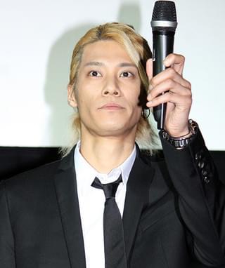 ギャバン・石垣祐磨＆デカレッド・さいねい、次なる共闘は変態仮面!? ハルク!?