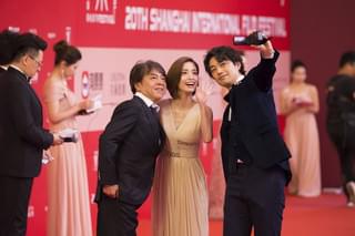 上戸彩「昼顔」に上海ファン熱狂！斎藤工は空港で警備員に怒られる