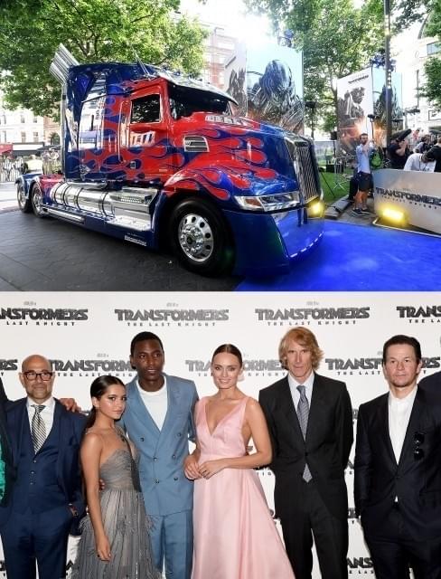 巨大なトランスフォーマーの彫像も登場