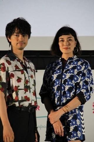 斎藤工、板谷由夏の生足にクラクラ