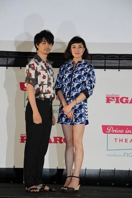 軽妙なトークで笑いを誘った 斎藤工と板谷由夏