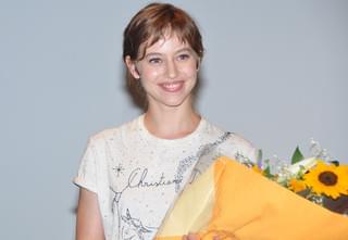 「夜明けの祈り」主演ルー・ドゥ・ラージュの起用理由は「秘めた頑固さ、決意」