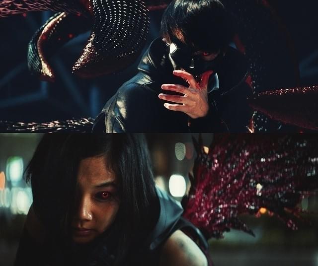 目が赤く変色する赫眼状態に