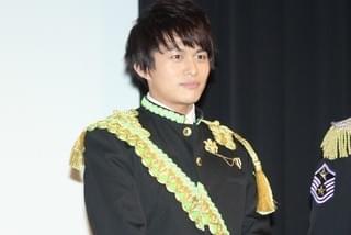 飯豊まりえ＆武田玲奈“裸の付き合い”で仲良しに!?「肌がずっと触れ合って」