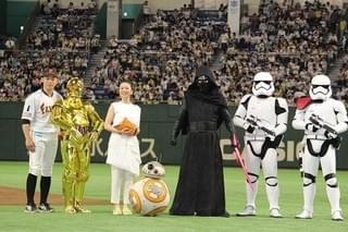 「スター・ウォーズ」声優・永宝千晶“フォース”の力でノーバウンド投球！