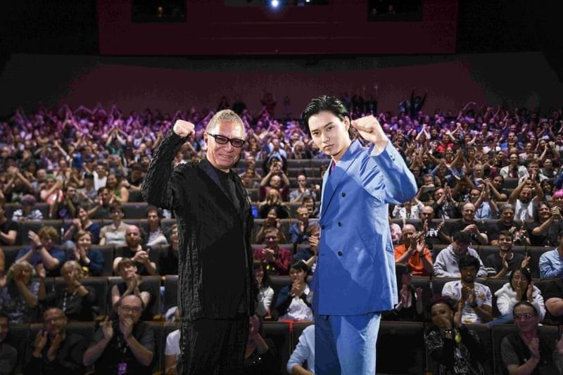 山崎賢人×三池崇史監督「ジョジョ」世界初上映に海外ファン熱狂「トレビアン！」