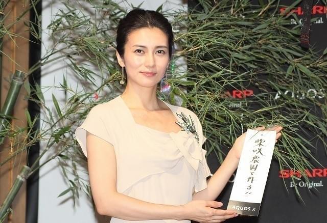 登壇した柴咲コウ