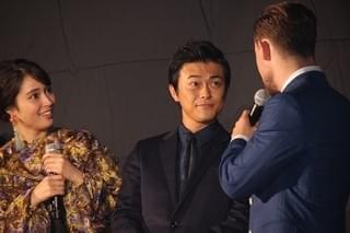 「パワーレンジャー」来日キャスト＆監督、アントニオ猪木と闘魂注入！