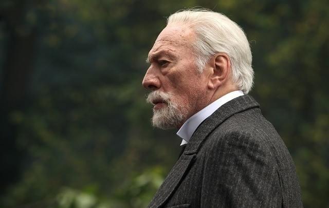 “スパイ”リリー・ジェームズが禁断の愛に溺れる「偽りの忠誠」ポスター＆予告編完成